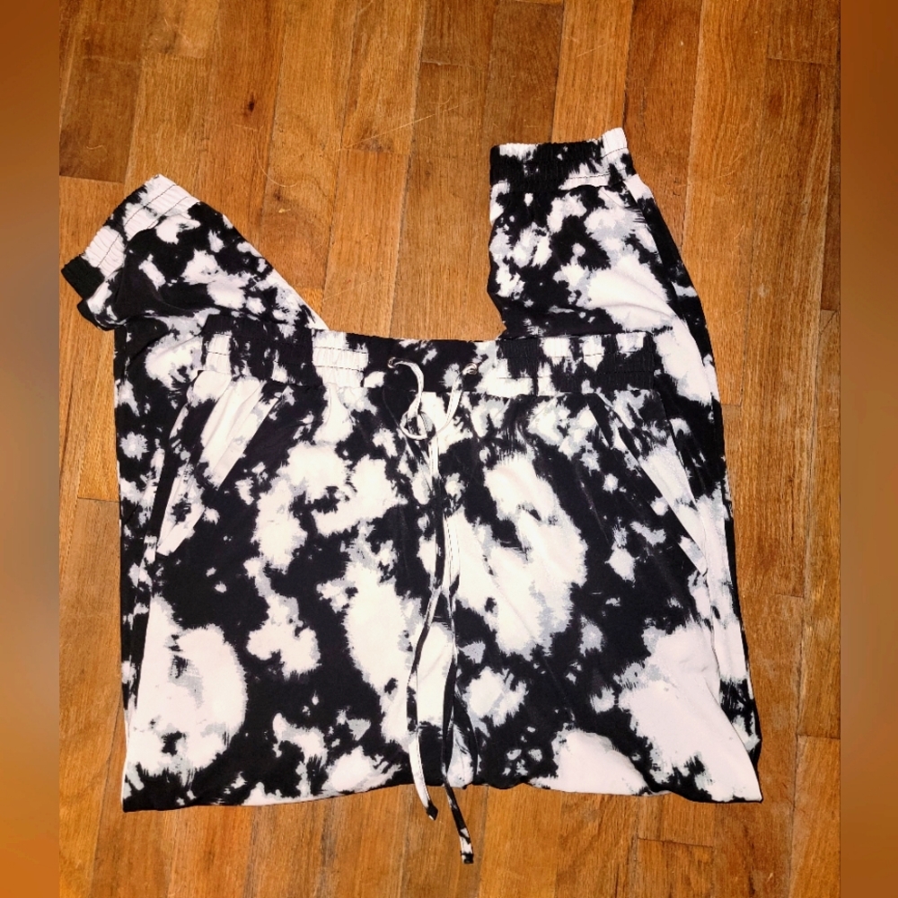 One by chapter one tie dye pants:S